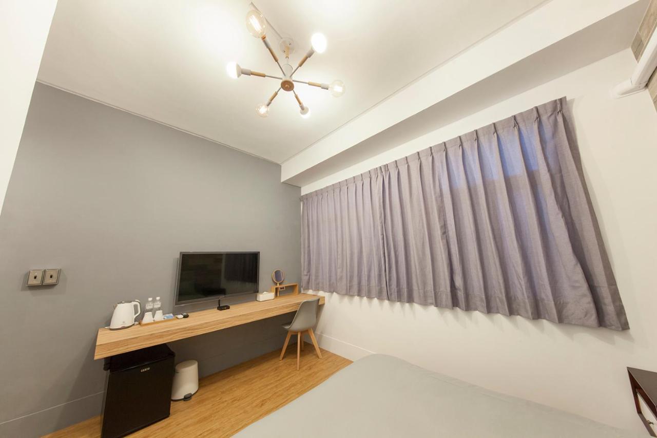 Slow Inn Тайнань Экстерьер фото